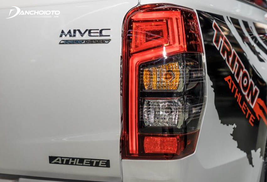 Cụm đèn hậu Mitsubishi Triton 2023 độ hoạ LED bắt mắt