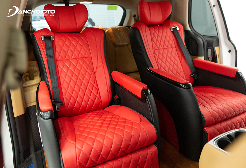 Để mang đến trải nghiệm thoải mái nhất cho hành khách, ghế xe limousine có cấu tạo và thiết kế đặc biệt hơn các loại ghế ô tô thông thường
