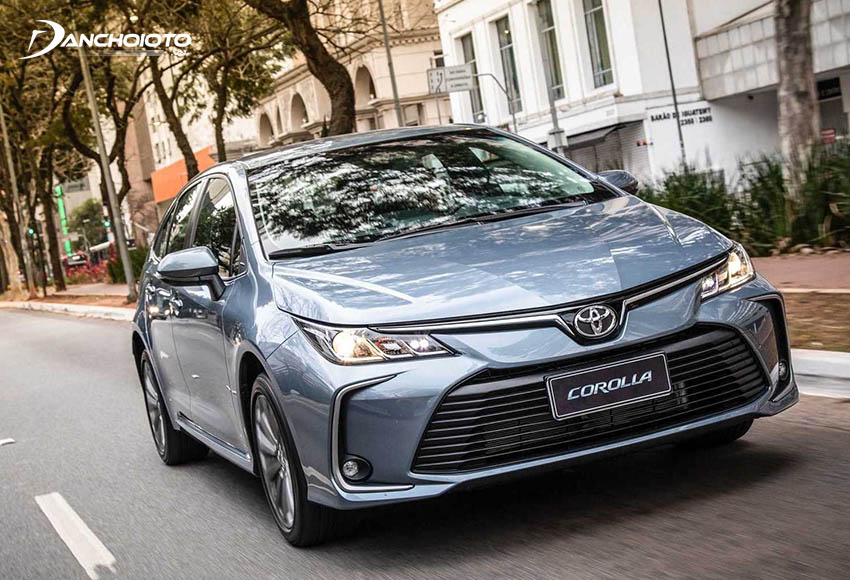 Động cơ 1.8L hút khí tự nhiên trên Toyota Corolla Altis cho cảm giác êm mái, mượt mà quen thuộc