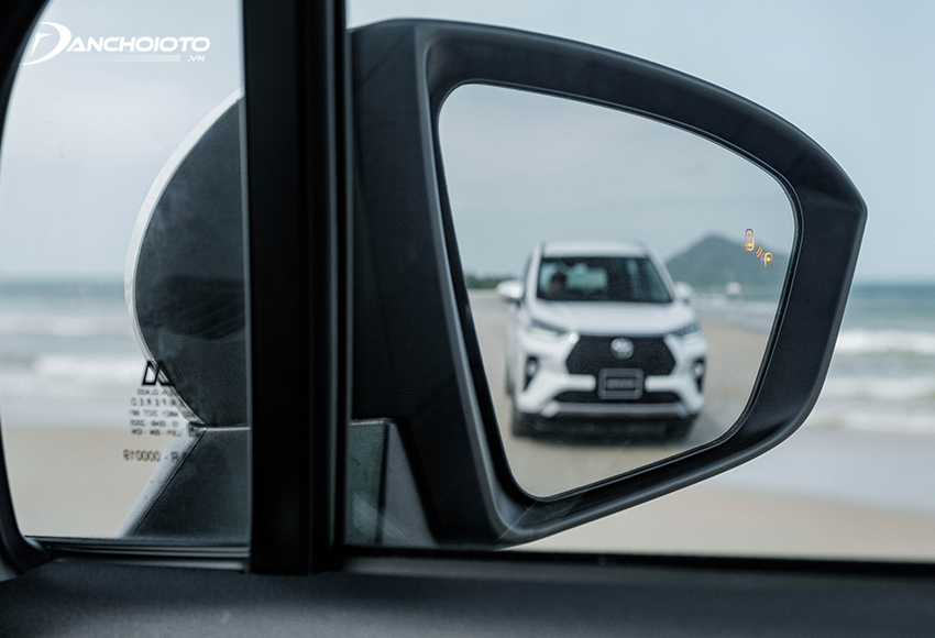 Toyota Avanza Premio 2023 có cả hệ thống cảnh báo điểm mù