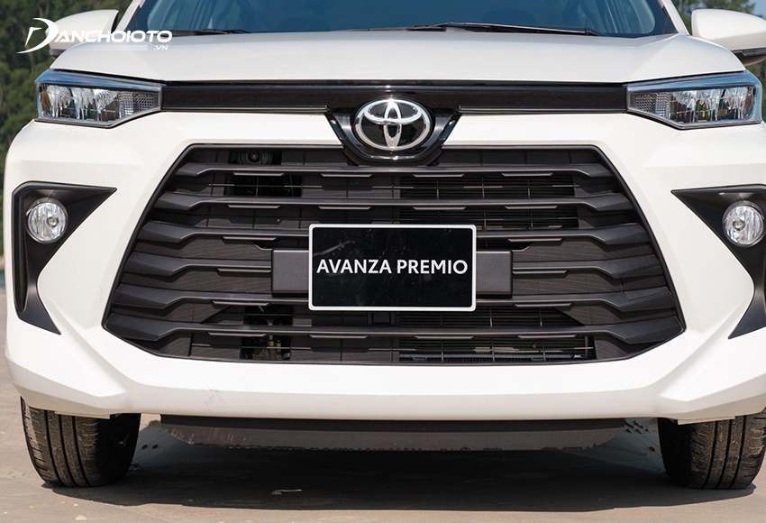 Toyota Avanza Premio 2024 được trang bị đèn chiếu xa và gần LED, thiết kế đèn chia nhiều khoang đẹp mắt
