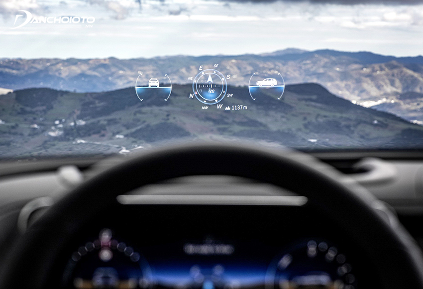 Màn hình kính lái HUD trên Mercedes GLC 300 2023