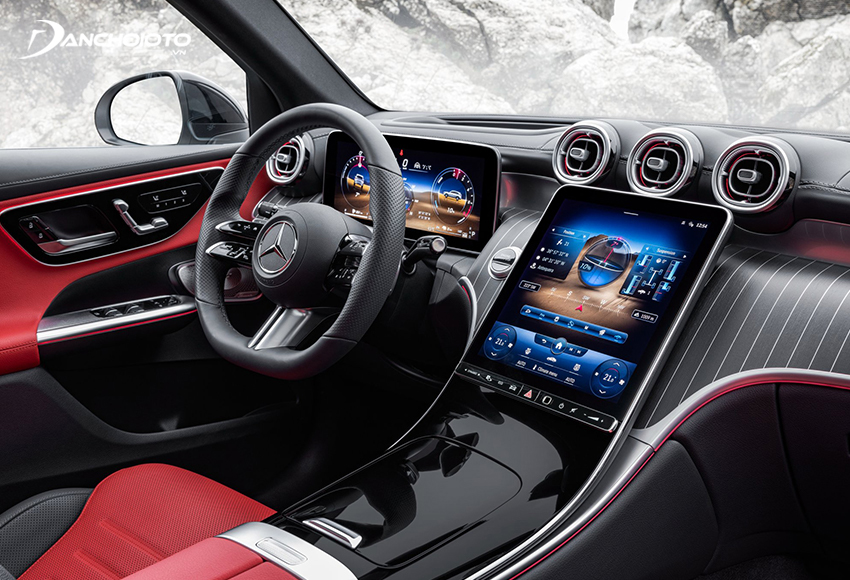 Mercedes GLC 300 2023 được trang bị màn hình cảm ứng trung tâm 11.9inch