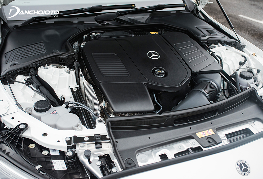 Mercedes C300 AMG 2022 trang bị động cơ Turbo 2.0L kết hợp hệ thống điện EQ Boost