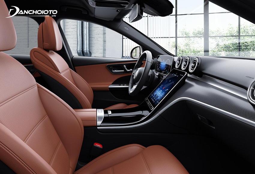 Sự sang trọng, hiện đại và cấp tiến trên Mercedes C200 2023 được thể hiện trong một hình thái hoàn toàn mới