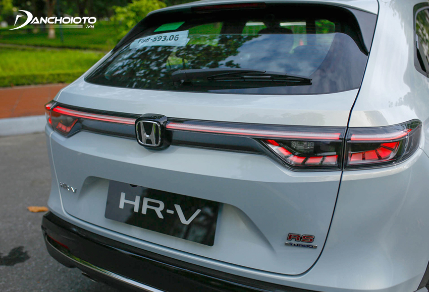 Cụm đèn hậu LED trên Honda HR-V 2022 sở hữu đồ hoạ lạ mắt