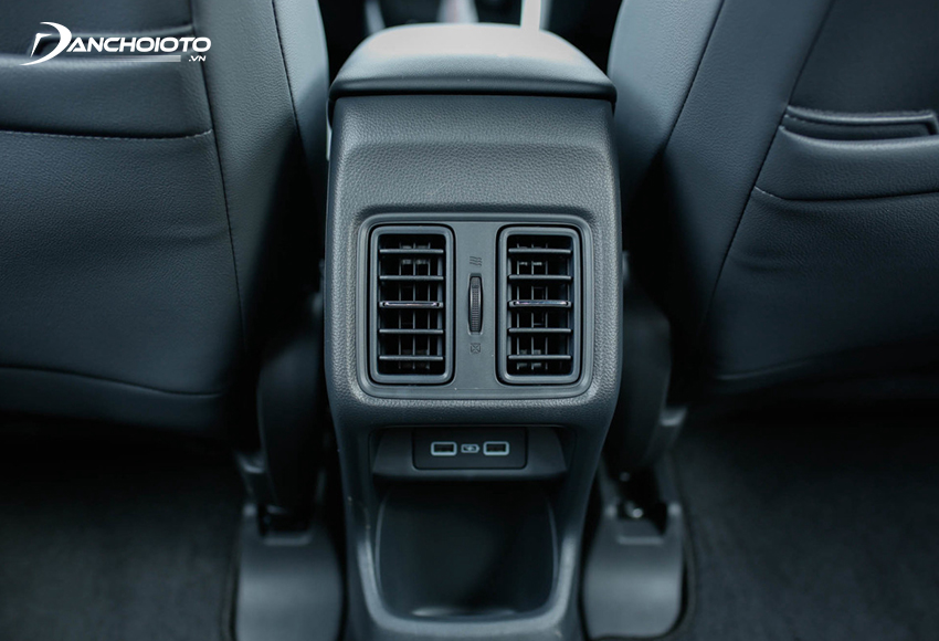 Honda HR-V 2023 dùng điều hòa tự động 2 vùng và có cửa gió riêng cho hàng ghế sau