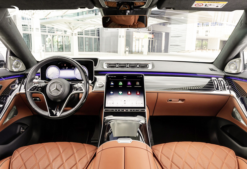 Mercedes S450 2023 thế hệ mới sở hữu một “giao diện” nội thất cực kỳ tương lai với sự tinh giản tối đa