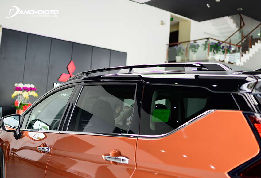 Mitsubishi Xpander Cross 2023 được trang bị thanh giá nóc giúp tăng thêm dung tích chứa đồ