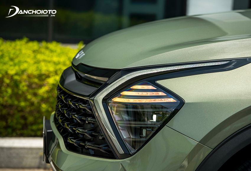 Đèn xe Kia Sportage 2023 được trang bị LED Projector tích hợp tính năng đèn pha thích ứng