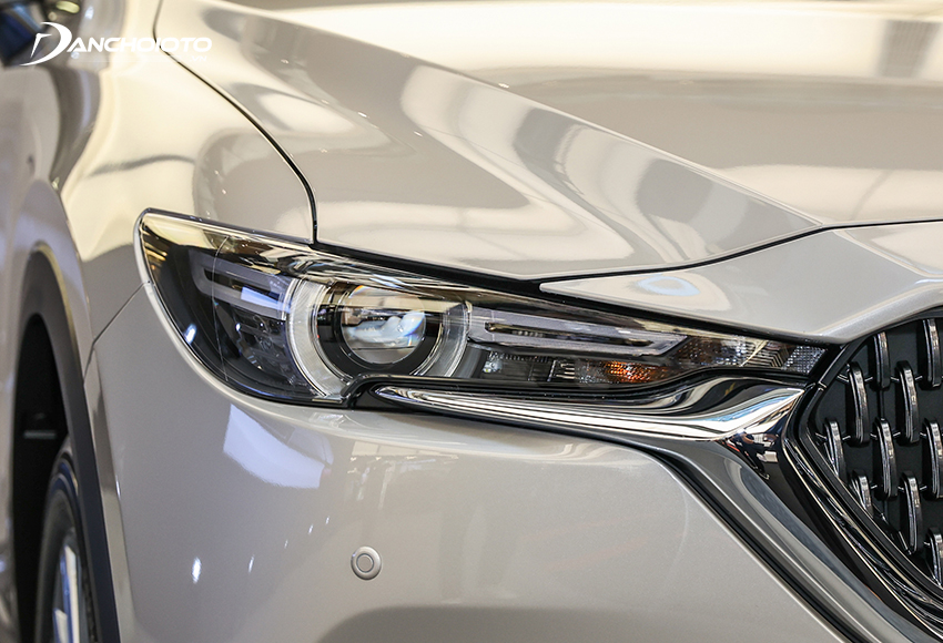 Mazda CX-8 2022 sở hữu cụm đèn trước full LED hiện đại