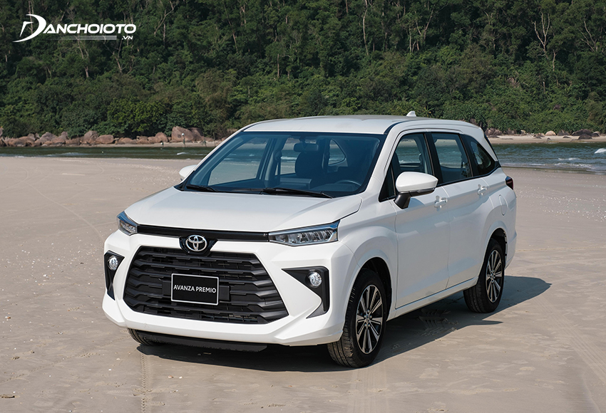 Suzuki Ertiga Hybrid và Toyota Avanza Premio là “kẻ tám lạng người nửa cân”
