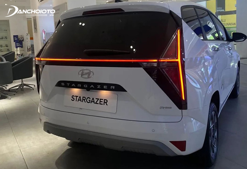 Đuôi xe Hyundai Stargazer 2022 – 2023 chạy LED đẹp mắt