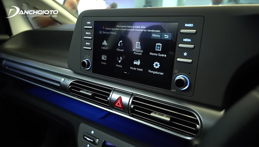 Hyundai Stargazer 2023 trang bị màn hình giải trí trung tâm 8 inch