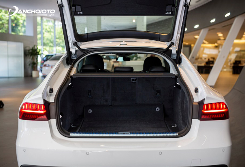 Audi A7 Sportback 2023 sở hữu khoang hành lý dung tích 535 lít