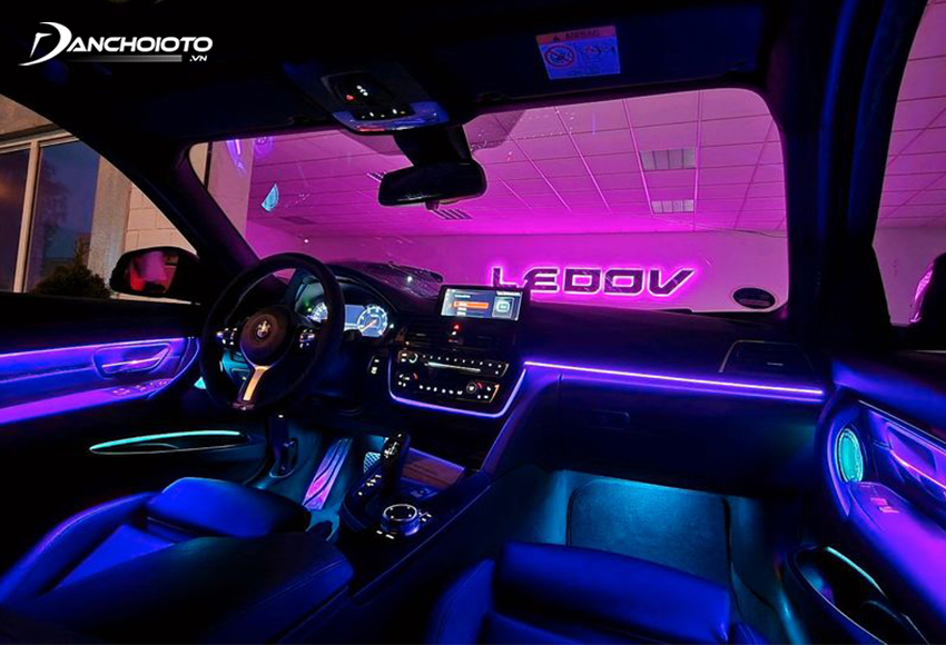 LED viền nội thất ô tô mang đến không gian trải nghiệm nhiều màu sắc