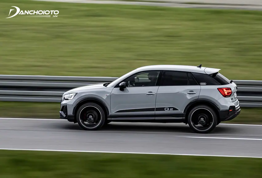 Audi Q2 2024 có hệ thống truyền động kết hợp công nghệ ngắt xy-lanh theo yêu cầu giúp xe di chuyển linh hoạt ở tốc độ và mức tải trọng khác nhau
