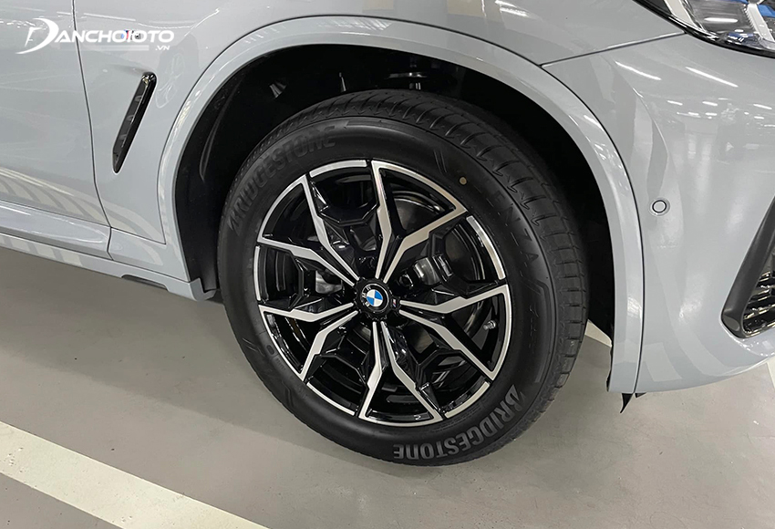 Bộ mâm của BMW X4 2022 làm từ hợp kim kích thước 19 inch
