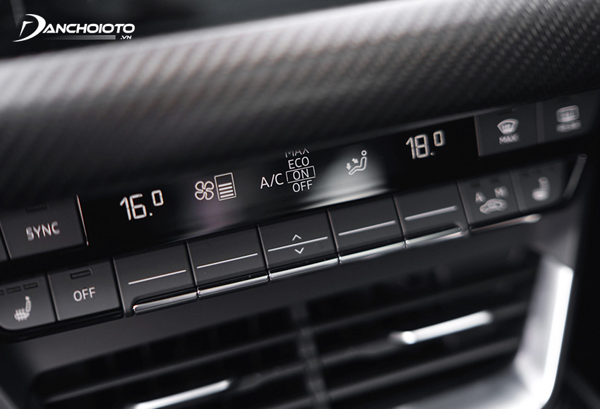 Điều hòa Audi e-Tron GT 2022 tự động 3 vùng với cửa gió điều hòa hàng ghế sau