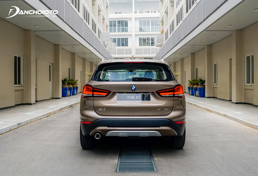 Đuôi xe BMW X1 2022 cứng cáp với phong cách thiết kế mới