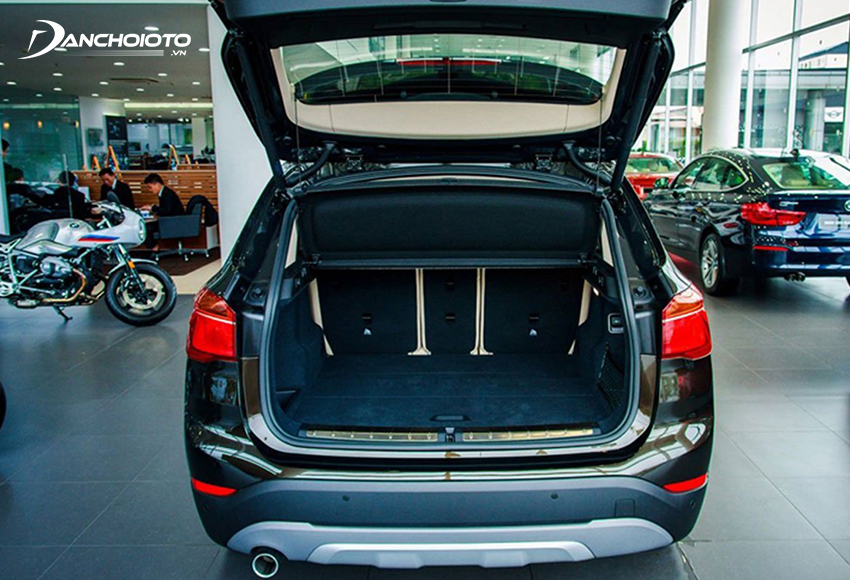 Khoang hành lý của BMW X1 2022 có kích thước lên đến 505 lít