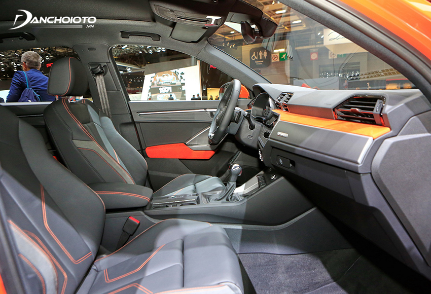 Audi Q3 2023 có khoảng không gian thoải mái cho cả 5 người trường thành