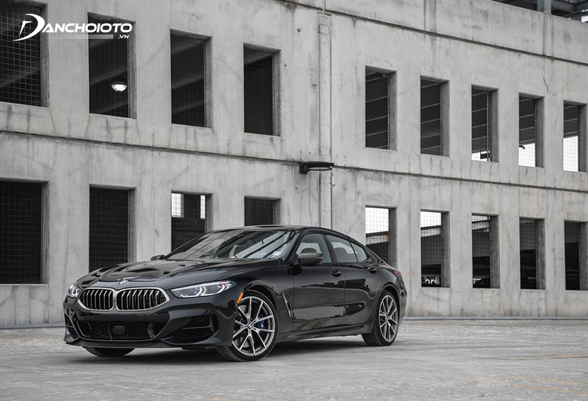 BMW 8 Series 2023 mang đến ánh nhìn thể thao, năng động của một mẫu xe Coupe