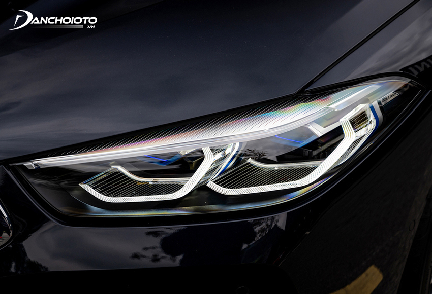 Hệ thống đèn Light Laser đem đến khả năng chiếu sáng ấn tượng của BMW 8 Series 2023