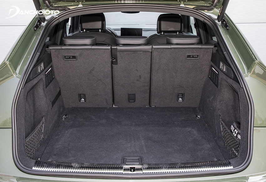 Khoang hành lý Audi Q5 2023 có dung tích lên đến 580 lít