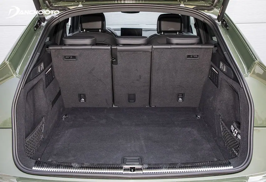 Khoang hành lý Audi Q5 2024 có dung tích lên đến 580 lít