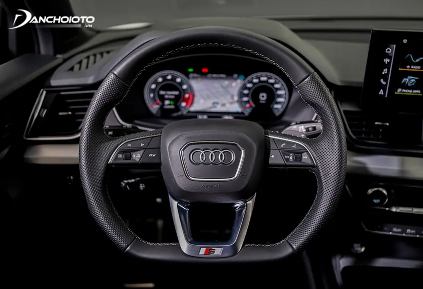 Khu vực lái của Audi Q5 2024 sở hữu công nghệ hiện đại
