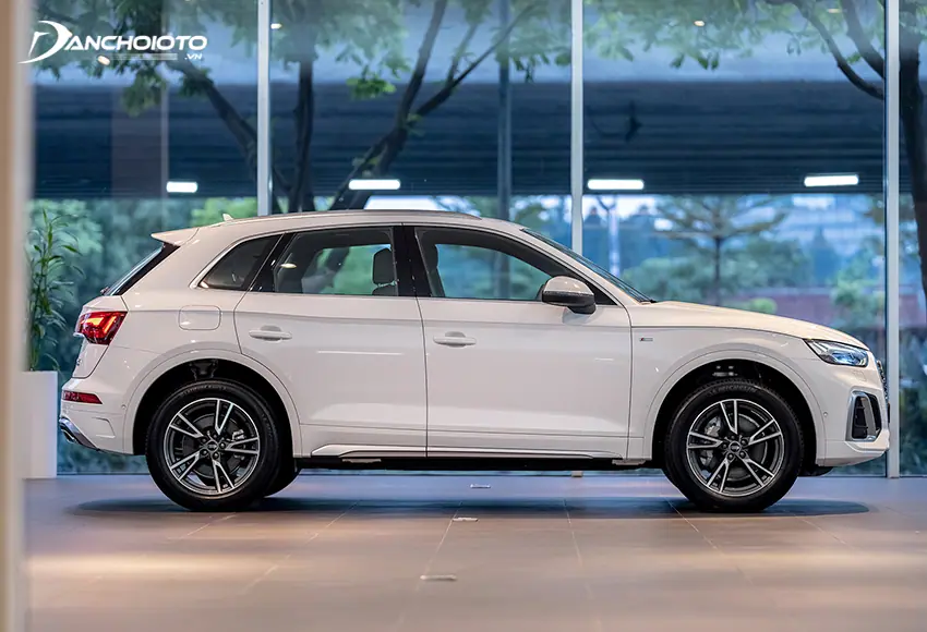 Thân xe Audi Q5 2024 mang vẻ đẹp nam tính, gân guốc