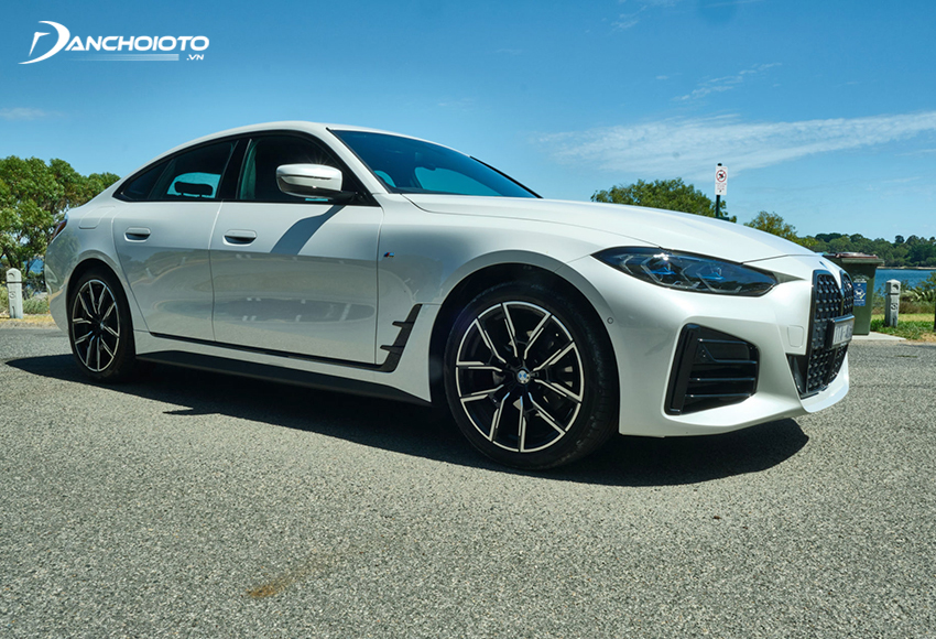 Thời gian tăng tốc BMW 4 Series 2024 từ 0 – 100 km/h là 6,2 giây, vận tốc tối đa 250 km/h