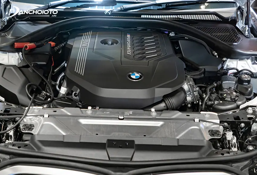 BMW 330i M Sport 2024 trang bị động cơ xăng I4 TwinPower Turbo