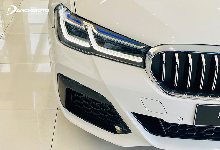 BMW 530i 2023 được trang bị hệ thống đèn Adaptive LED cao cấp hơn