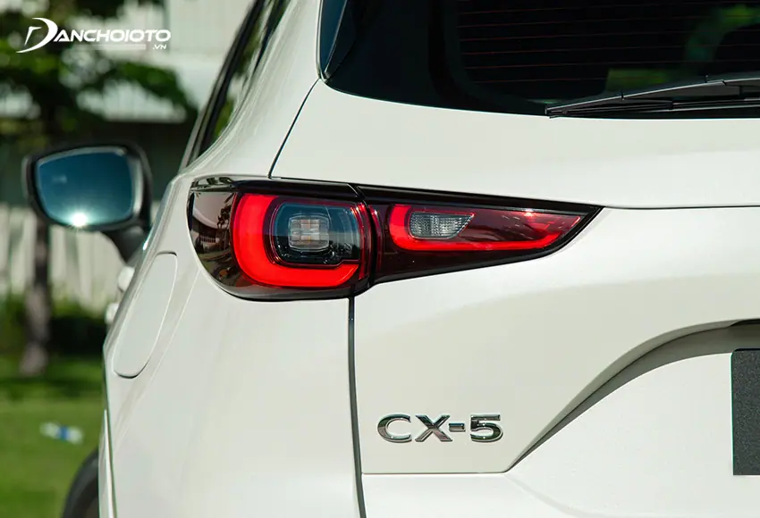 Cặp đèn hậu Mazda CX-5 2023 đồ hoạ LED bắt mắt