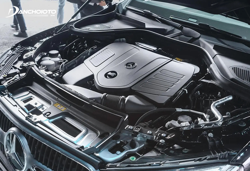 Động cơ của mọi phiên bản trên Mercedes GLC 200 đều là loại hybrid lai xăng điện