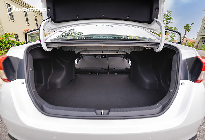 Khoang hành lý Toyota Vios 2023 với dung tích hơn 500 lít