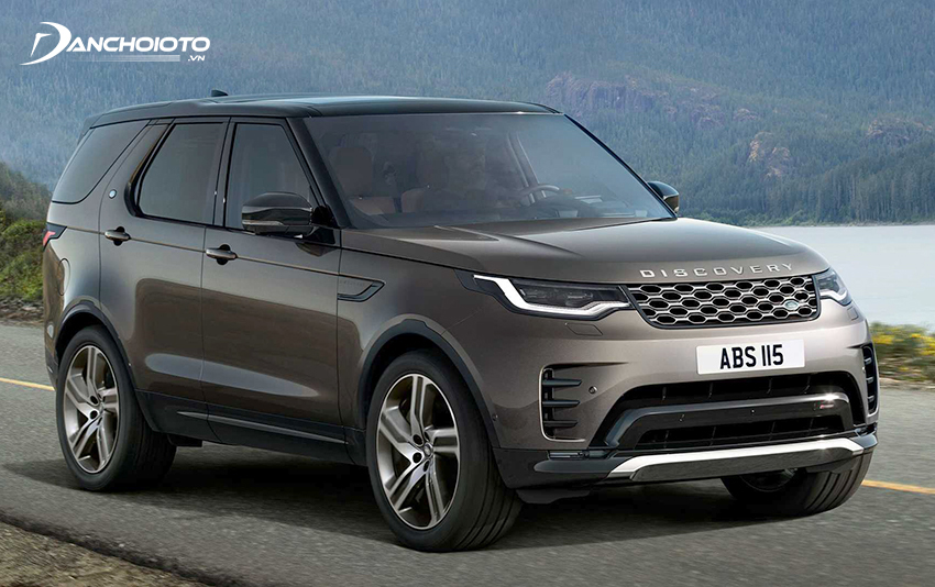 Land Rover Discovery 2023 được đánh giá vượt trội khi di chuyển trên cung đường địa hình