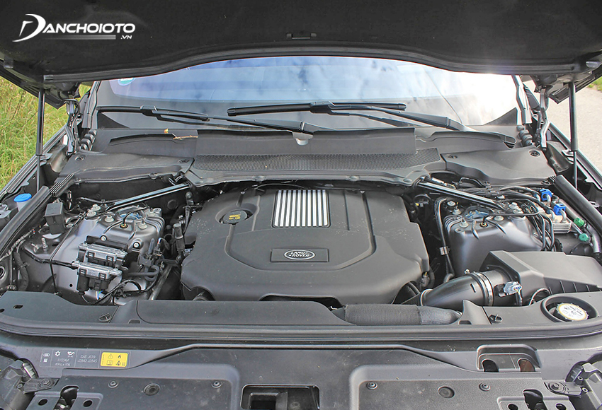 Land Rover Discovery Sport 2023 sử dụng động cơ 2.0L Turbo