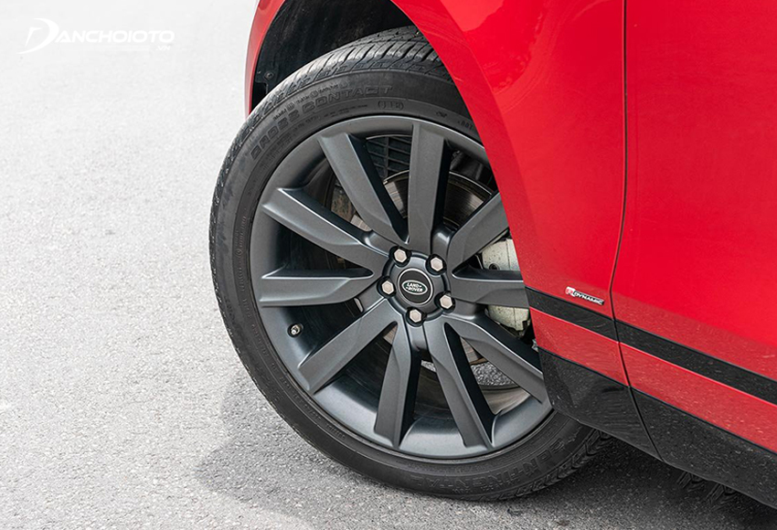 Mâm xe Range Rover Velar 2023 làm từ chất liệu kim loại đa chấu màu đen xám kích thước 19 inch