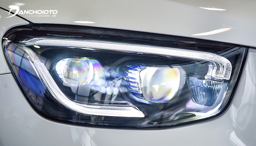 Mercedes GLC 300 4MATIC 2023 được trang bị đèn chiếu sáng Multi-Beam LED