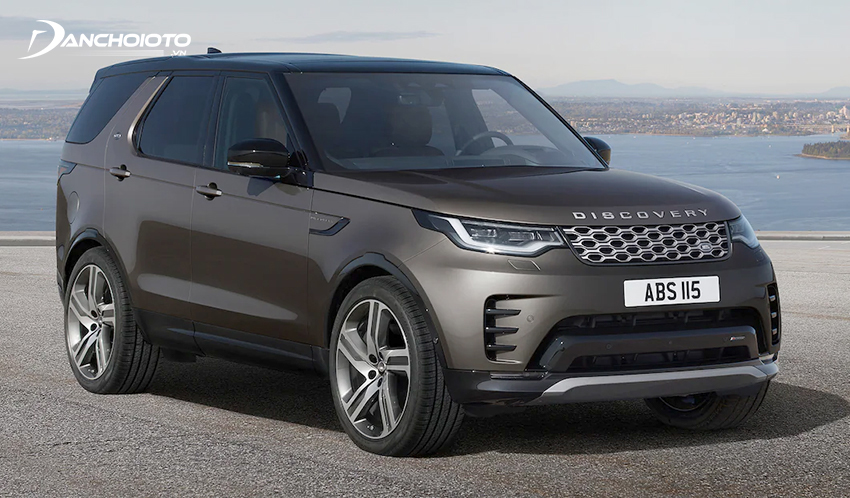 Ở thế hệ mới, Land Rover Discovery 2023 được hãng hướng đến là mẫu SUV dành cho gia đình