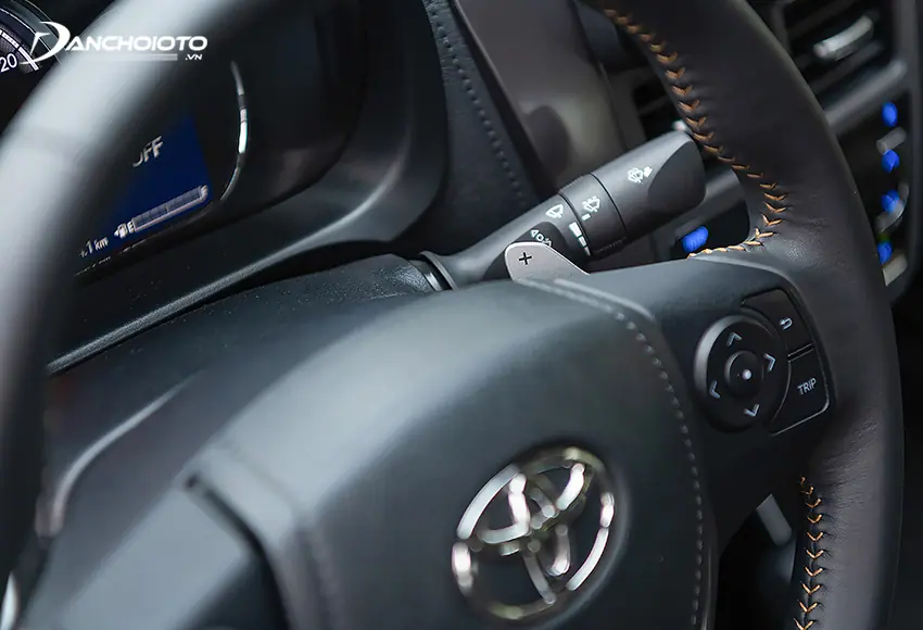 Toyota Vios bản G được trang bị cả lẫy chuyển số sau vô lăng