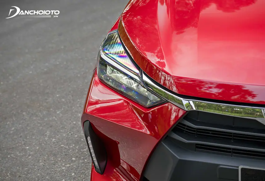 Đầu xe Toyota Wigo 2023 ấn tượng với cụm đèn trước mảnh hơn, vuốt nhọn sang 2 bên