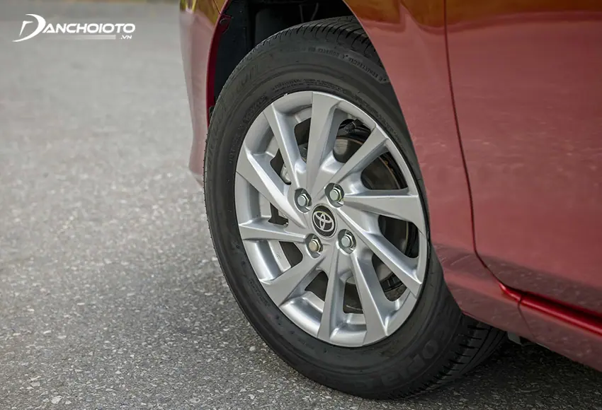Toyota Wigo 2023 tiếp tục sử dụng mâm kích thước 14 inch kết hợp lốp 175/65R14