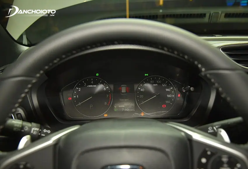 Cụm đồng hồ phía sau Honda BR-V 2023 dạng analog tích hợp màn hình đa thông tin 4.2 inch