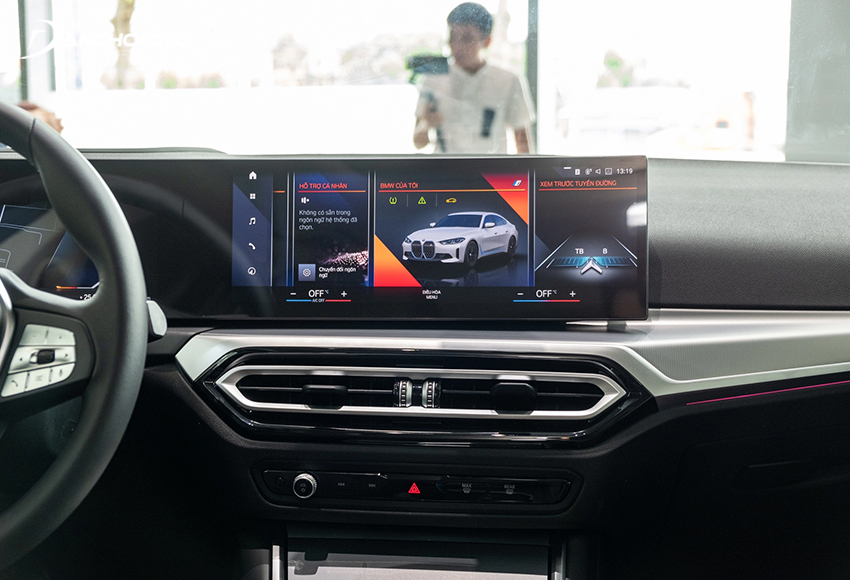 The 2024 BMW i4 uses a 14.9-inch infotainment screen