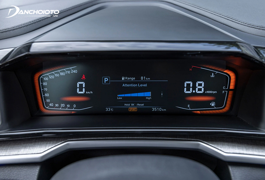 Bảng đồng hồ Hyundai Custo 2023 dạng kỹ thuật số kích thước 4,2 inch áp dụng cho cả 3 phiên bản