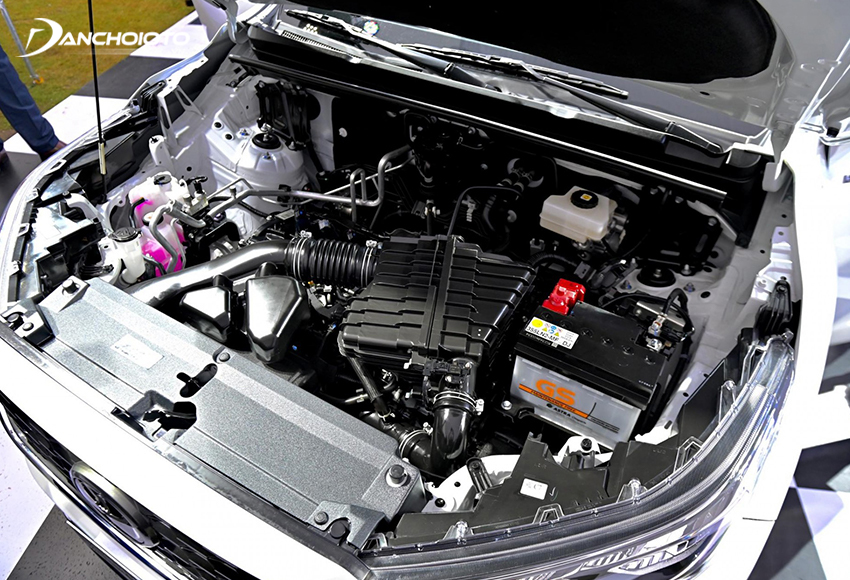 Toyota Innova Cross 2023 có 2 tùy chọn động cơ gồm máy xăng và hybrid
